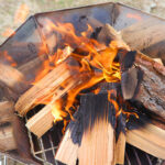 焚き火のやり方を徹底解説！初心者にもオススメのやり方とは？