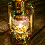 【焚き火】オイルランタンの選び方をサイズや材質の違いで紹介！